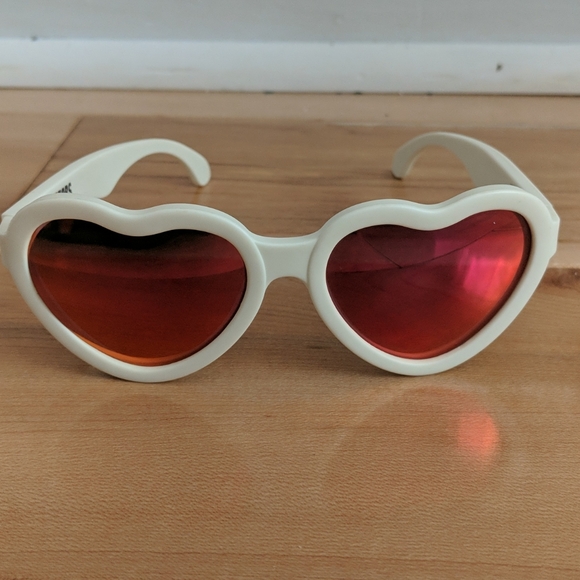 Babiators Sweetheart Polarized Sunglasses 6+ - Picture 3 of 7